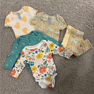 Floral / Heart Bundle (3-6months)